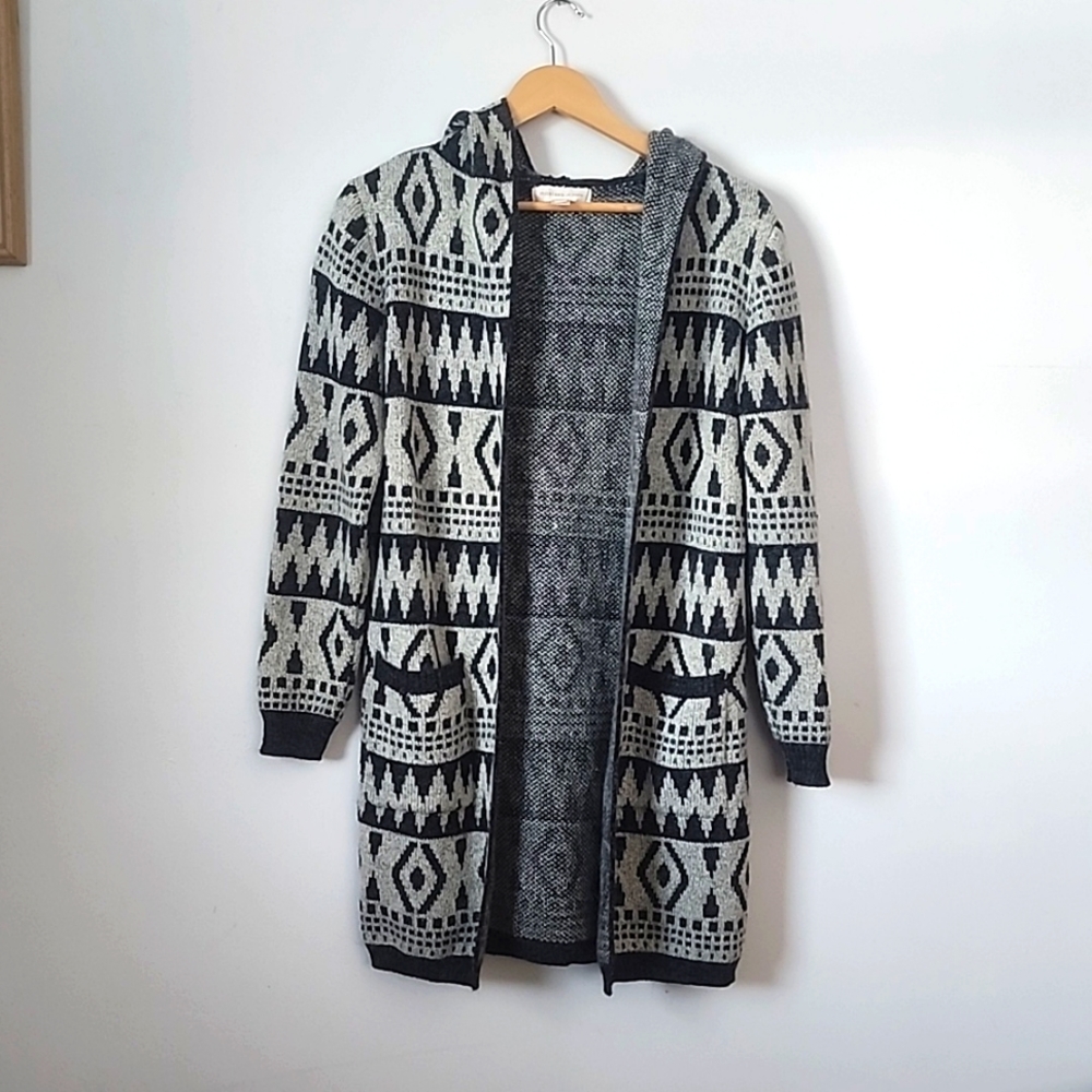 Hooded Sweater Tribal Print